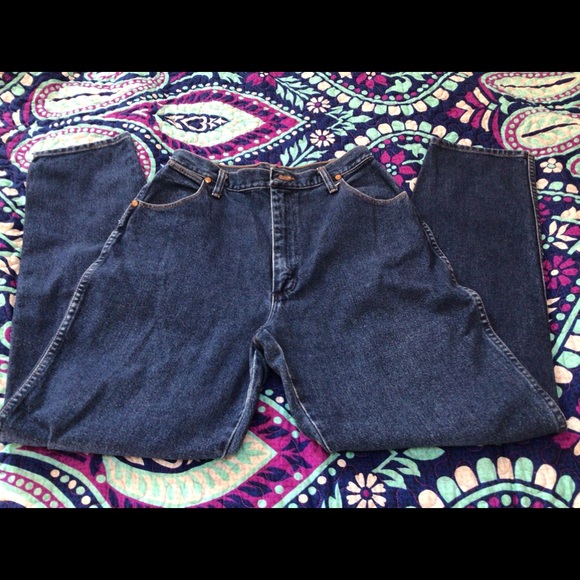 Wrangler ladies jeans size 11/12x32. EUC - Picture 1 of 4